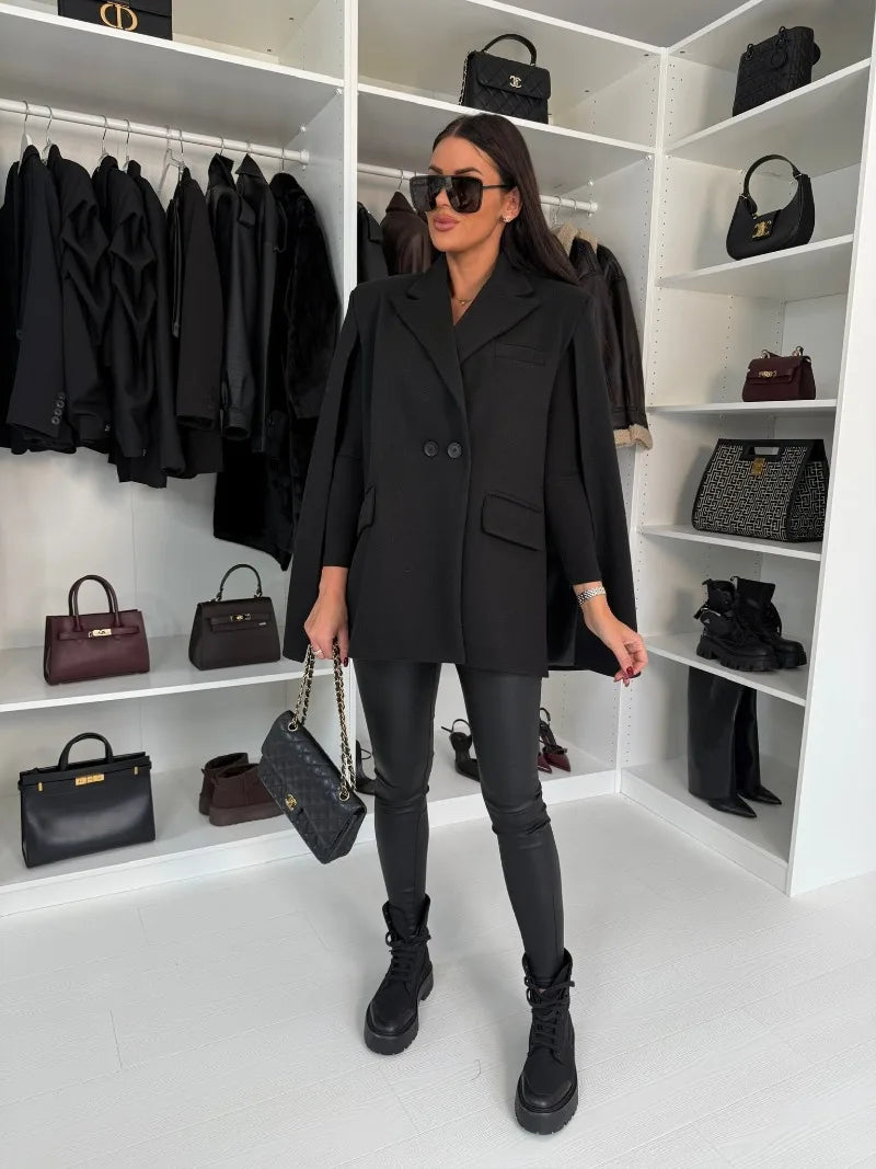 Abito doppiopetto con scialle corto  alla moda