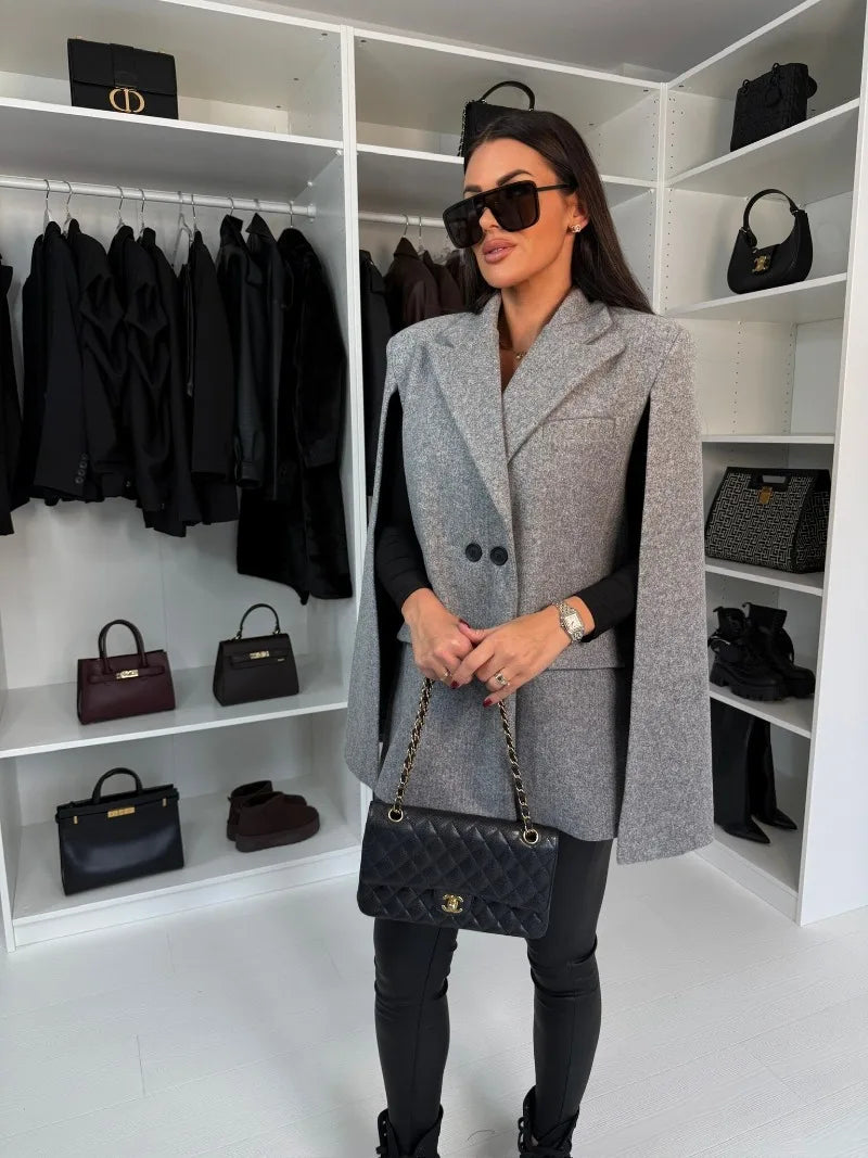 Abito doppiopetto con scialle corto  alla moda