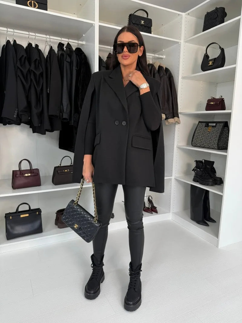 Abito doppiopetto con scialle corto  alla moda