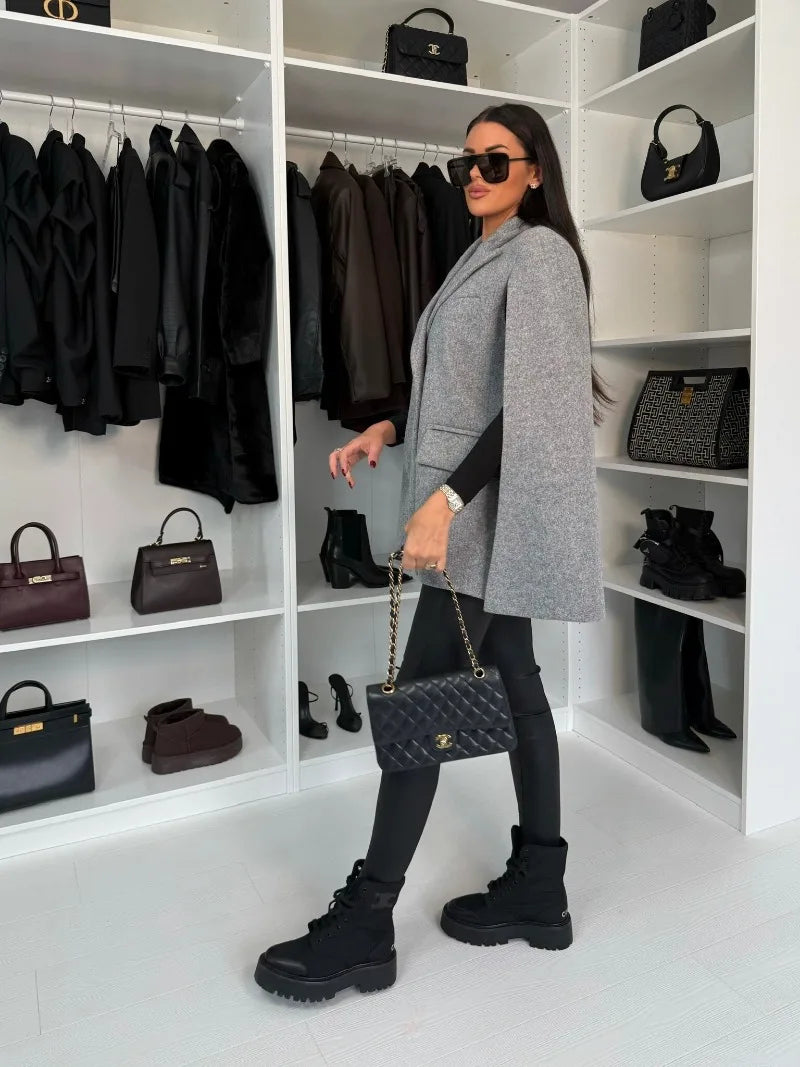 Abito doppiopetto con scialle corto  alla moda